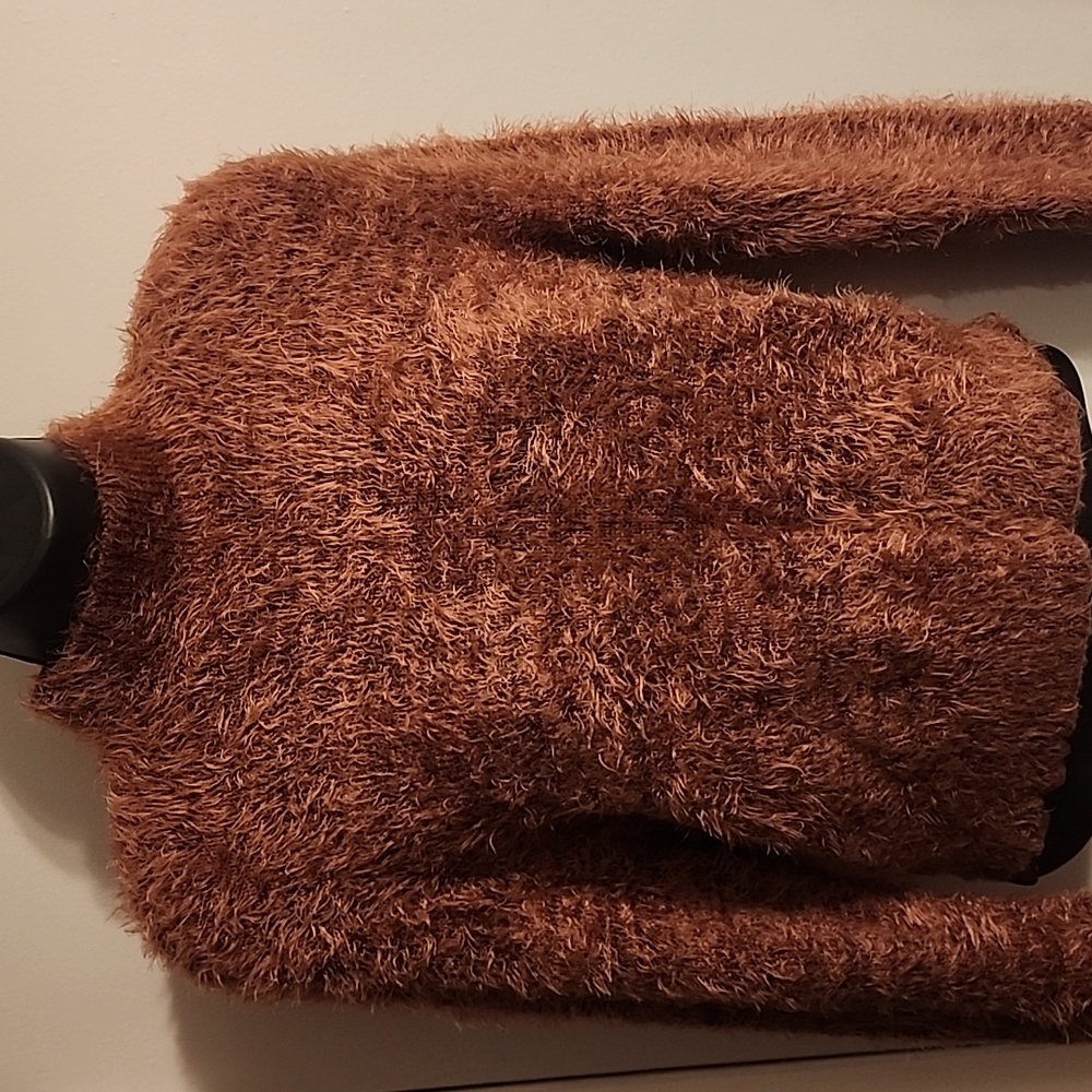 Express Pullover Top. - image 2